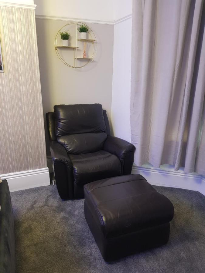 Highfields Living - All Rooms Ensuite- Free Wifi- Free Local Parking Sheffield Exterior foto