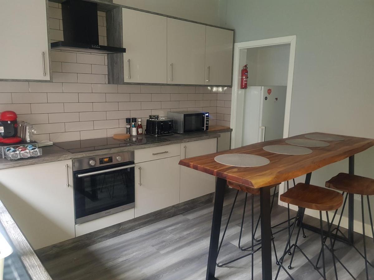 Highfields Living - All Rooms Ensuite- Free Wifi- Free Local Parking Sheffield Exterior foto