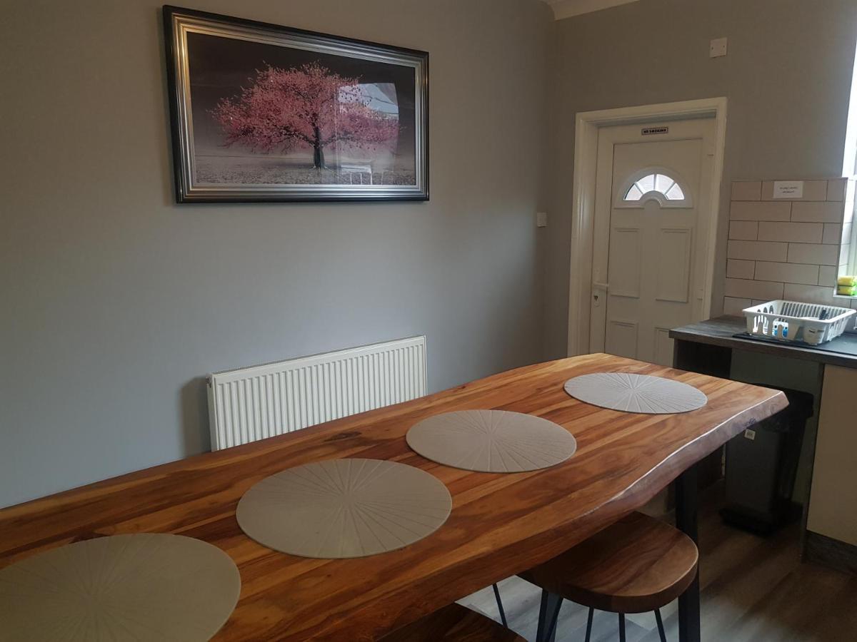 Highfields Living - All Rooms Ensuite- Free Wifi- Free Local Parking Sheffield Exterior foto
