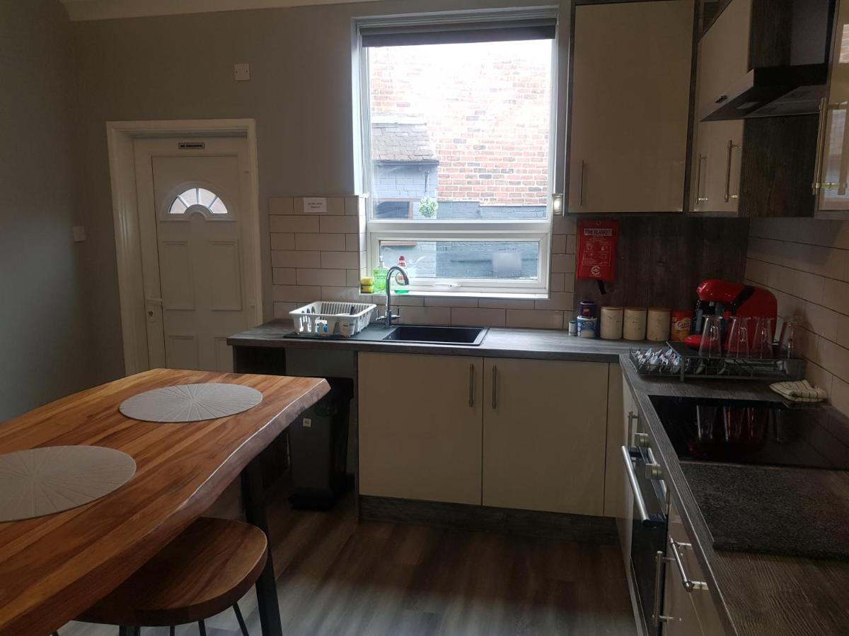 Highfields Living - All Rooms Ensuite- Free Wifi- Free Local Parking Sheffield Exterior foto